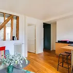 Charming 1 Bd Flat In The Heart Of Batignolles By Guestready