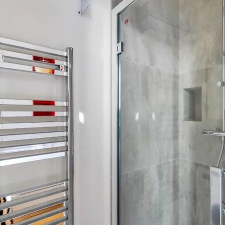 Charming 1 Bd Flat In The Heart Of Batignolles By Guestready Appartamento
